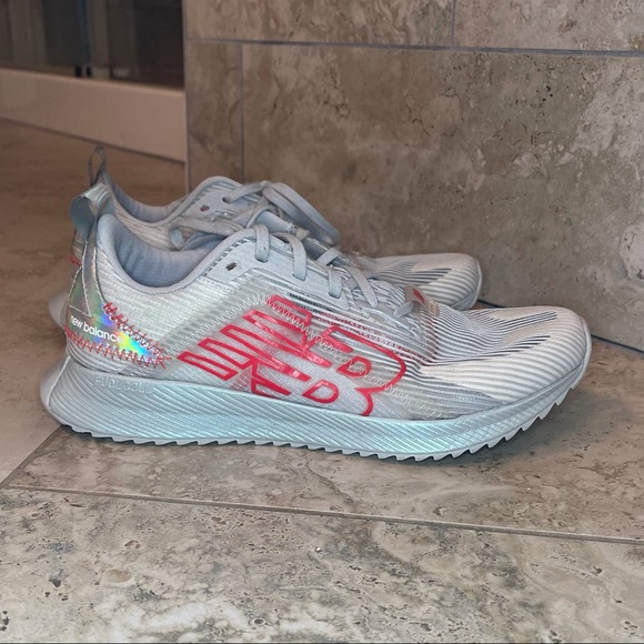 New Balance Fuelcell Echolucent 